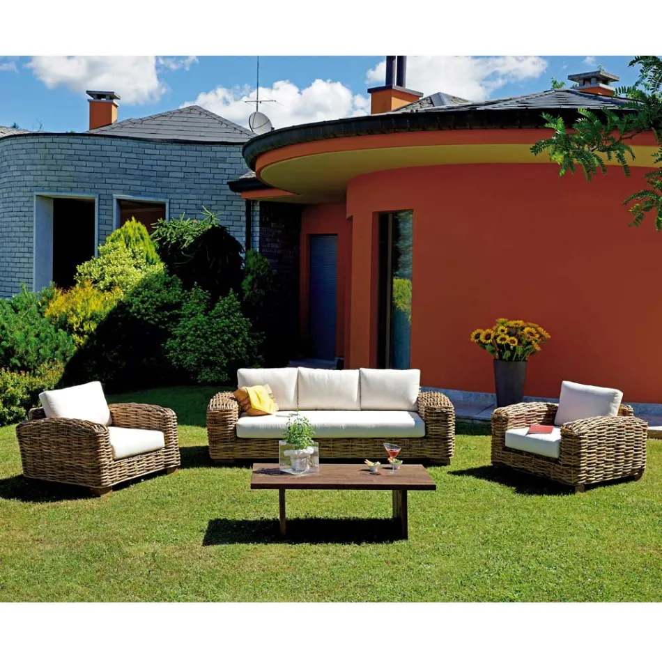 Ratanový zahradní salonek s dřevěným konferenčním stolkem a polštáři - Hugues Viadurini