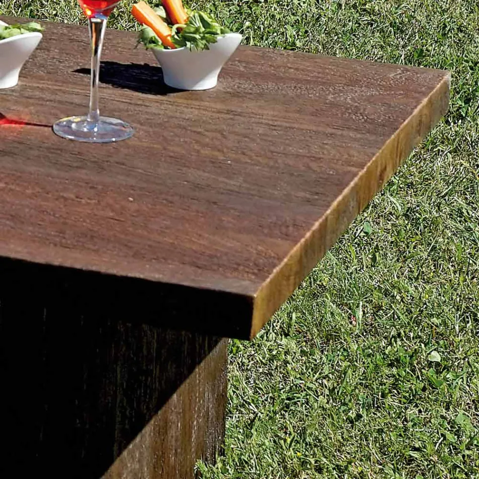 Ratanový zahradní salonek s dřevěným konferenčním stolkem a polštáři - Hugues Viadurini