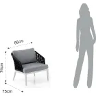 Vnitřní a venkovní obývací pokoj se 2 křesly, 1 pohovkou a 1 konferenčním stolkem - Sortir Viadurini