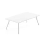 Vnitřní a venkovní obývací pokoj se 2 křesly, 1 pohovkou a 1 konferenčním stolkem - Sortir Viadurini