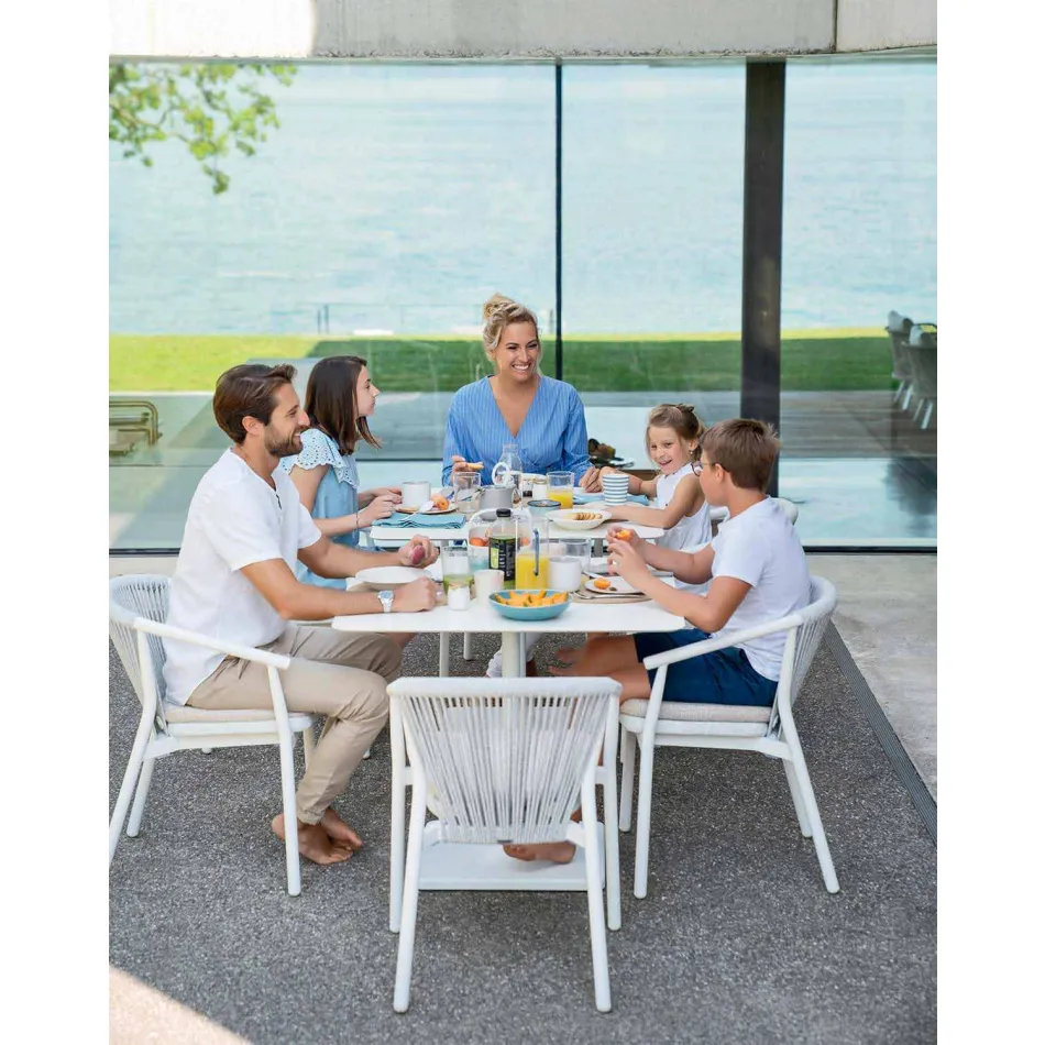 Stohovatelná venkovní židle s polstrovanými područkami H 73cm - Smart by Varaschin Viadurini