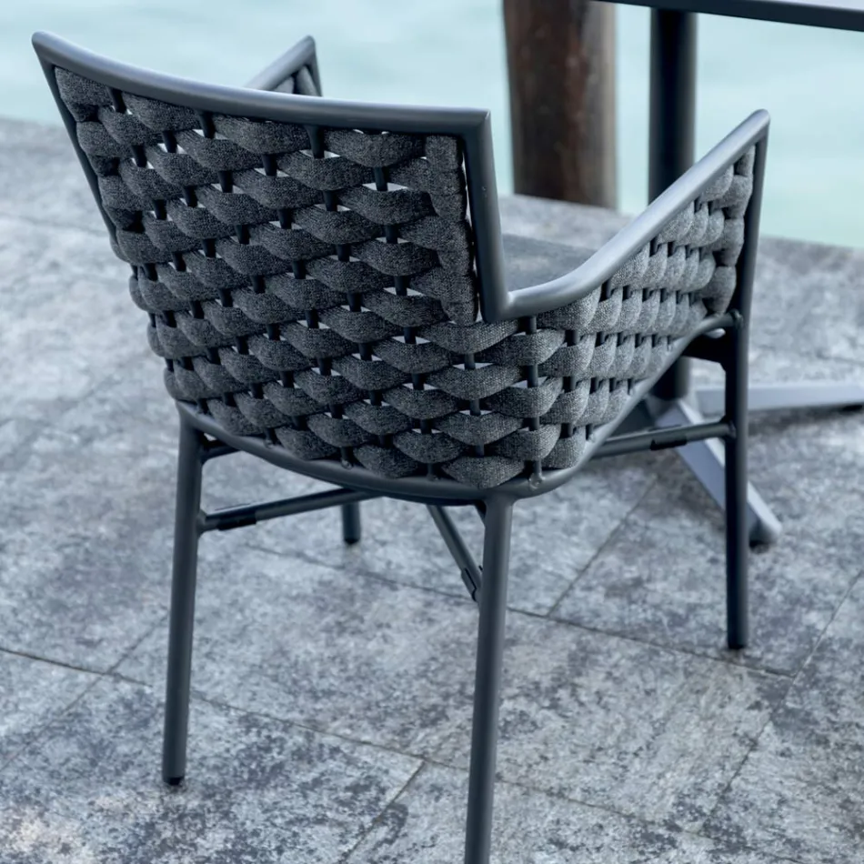 Stohovatelná židle s čalouněnými provazovými područkami a opěradlem - Gardenia Viadurini