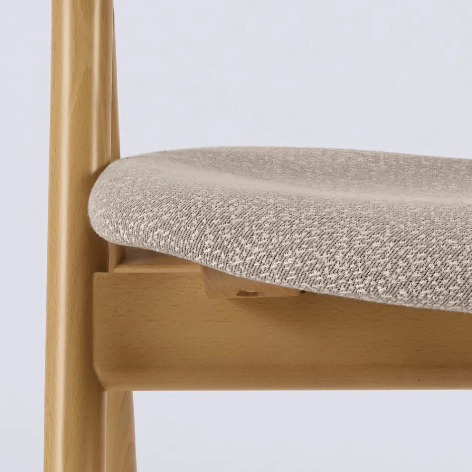 Moderní obývací židle z různých látek s dřevěnou skořepinou - Wolter Viadurini