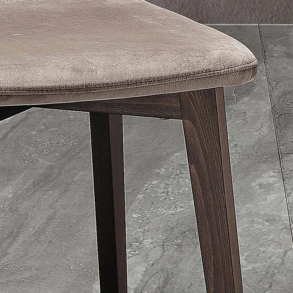 Moderní židle elegantního designu z prošívaného sametu a dřeva - Scarat Viadurini