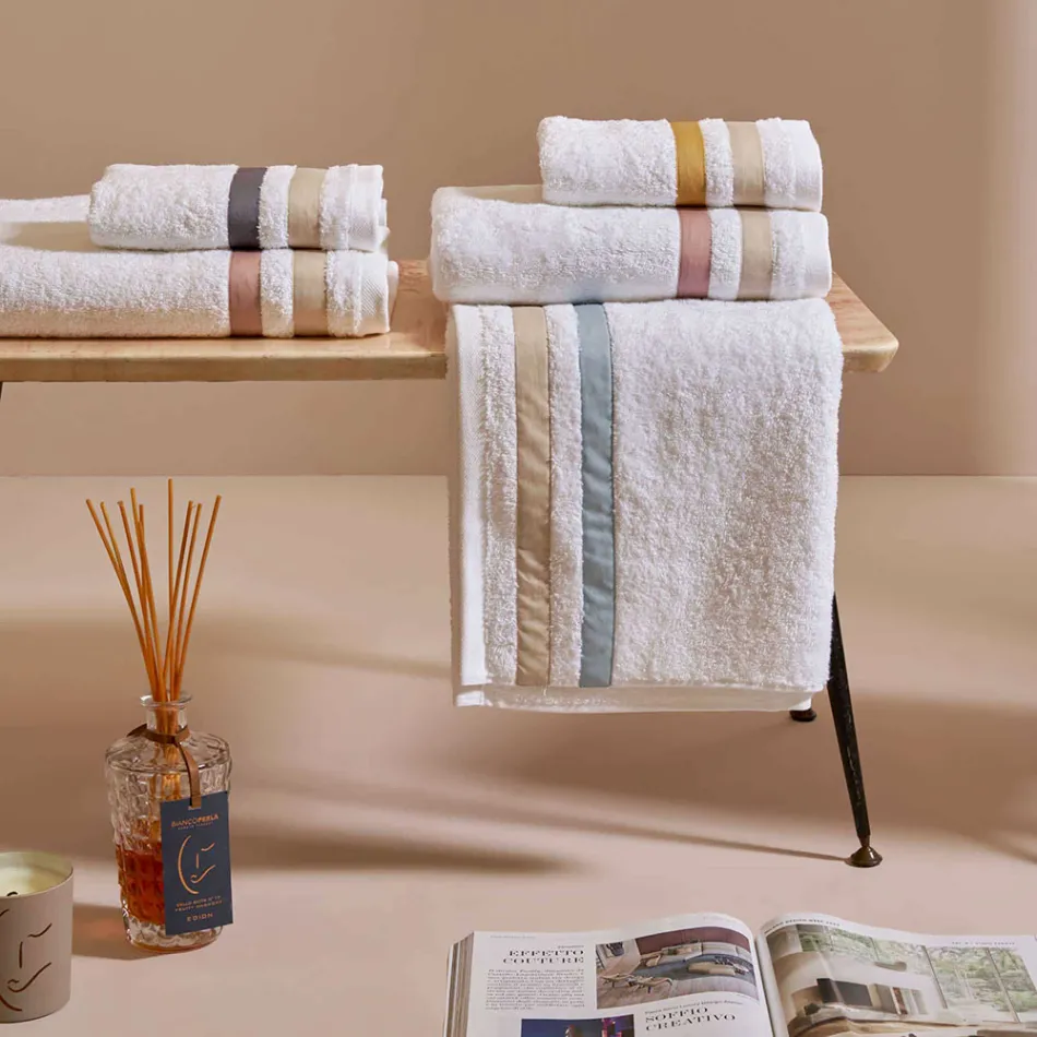 Set ručníků na obličej Serenity s dvojitým volánem z bavlny Viadurini