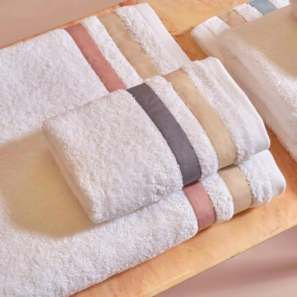 Sada ručníků na obličej Serenity s dvojitým volánem z bavlny Viadurini