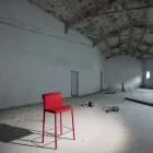 Taburet kompletně čalouněný červeným technovláknem Made in Italy - Screen Viadurini