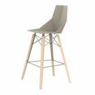 Barová stolička v barvě dřeva a plastu různých barev - dřevo Faz od společnosti Vondom Viadurini