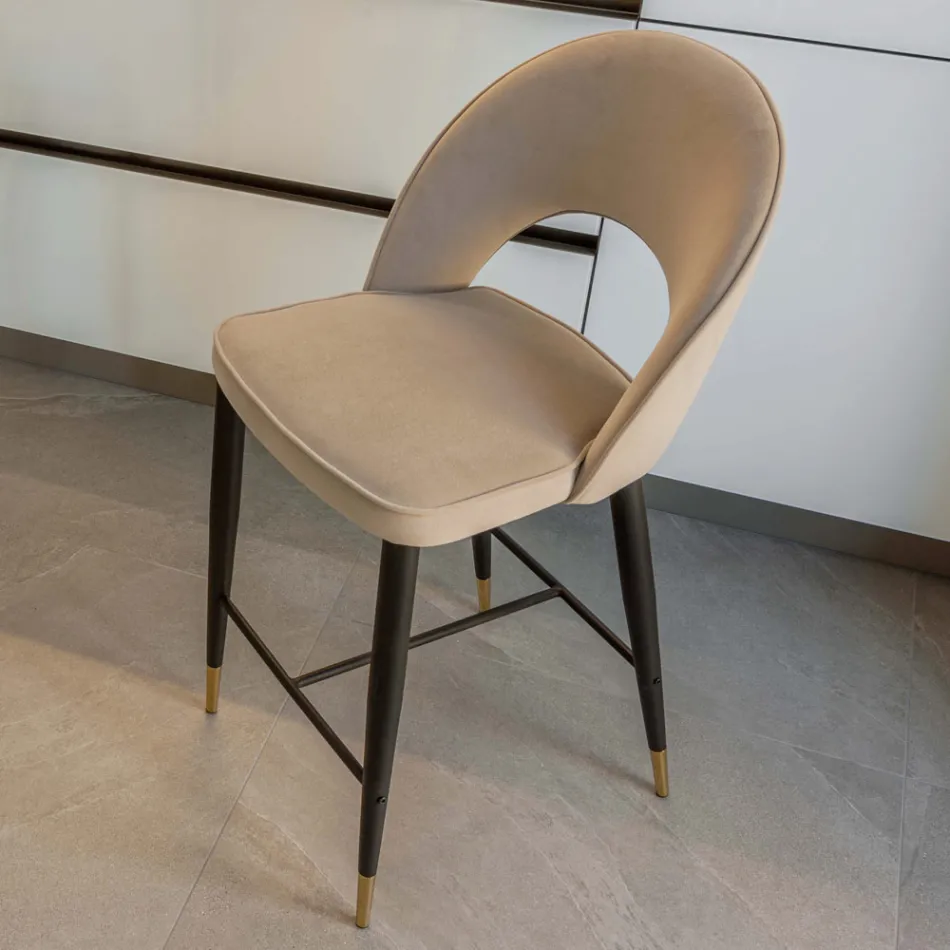 Židle do obývacího pokoje s kovovou konstrukcí a galvanickými mosaznými hroty - Sergei Viadurini