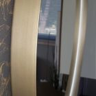 Kulaté nástěnné zrcadlo s kovovým rámem různých barev a LED světlem - Renga Viadurini