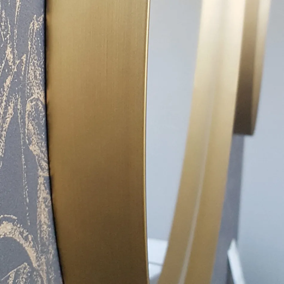 Kulaté nástěnné zrcadlo s kovovým rámem různých barev a LED světlem - Renga Viadurini