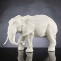 Ručně vyrobená keramická socha ve tvaru slona vyrobená v Itálii - pěšák