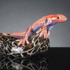 Figurka ve tvaru ještěrky na kameni v barevném skle vyrobené v Itálii - Certola Viadurini