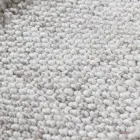 Velký a moderní design lemovaný vlněný koberec černý nebo krémový - Jacqueline Viadurini