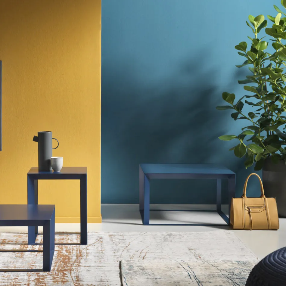 Kovový konferenční stolek čtvercového designu ve 2 velikostech - Josyane Viadurini