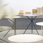 Kulatý kovový konferenční stolek, design v různých barvách a 2 velikostech - Olesya Viadurini