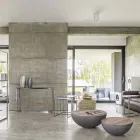 Kulatý konferenční stolek z recyklovaného dřeva a oceli v bílé nebo šedé barvě – Genoveffa Viadurini