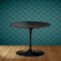 Konferenční stolek Eero Saarinen Tulip H 41 v keramice Somnia, vyrobeno v Itálii - Scarlet