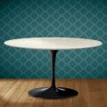 Konferenční stolek Eero Saarinen Tulip H 41 Oval v keramice Marmorio, vyrobeno v Itálii - Scarlet