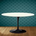 Konferenční stolek Eero Saarinen H 41 Oval Tulip z keramiky Moonè, vyrobený v Itálii - Scarlet