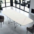 Moderní stůl ve tvaru sudu z oceli a mramoru vyrobený v Itálii - Ezzellino