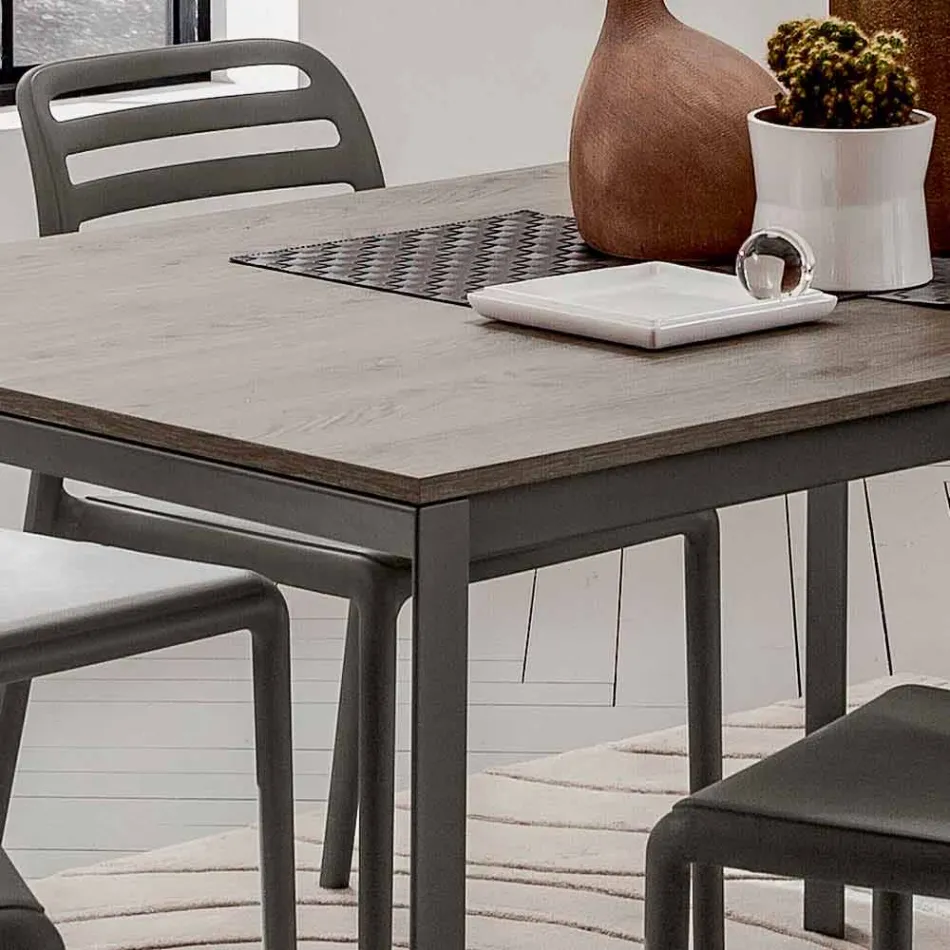 Kuchyňský stůl s melaminovou deskou a kovovou základnou vyroben v Itálii - Spilla Viadurini