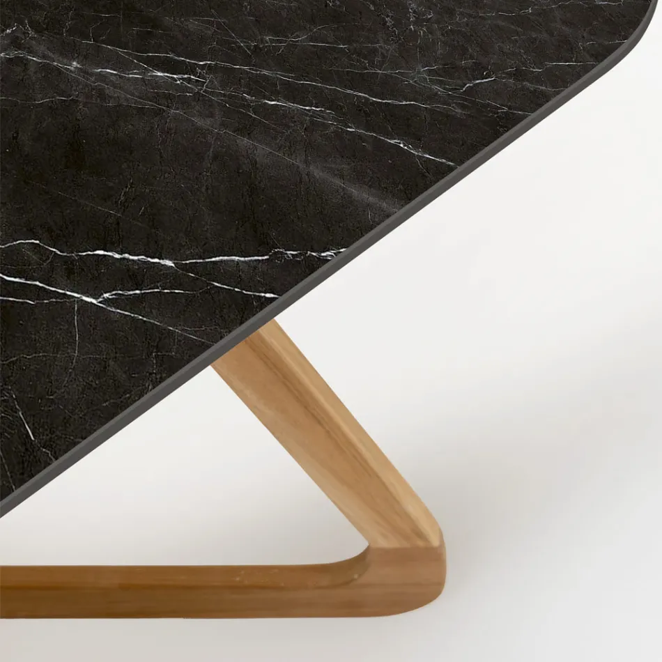 Venkovní stůl s dřevěnou základnou a keramickou deskou Black Marquinia - Infinity Viadurini