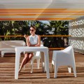 Venkovní čtvercový stůl Solid by Vondom v polypropylenu, moderní design, 4 kusy