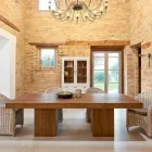 Jídelní stůl s dvojitou podnoží a 4 ratanovými židlemi - skluzavka Viadurini