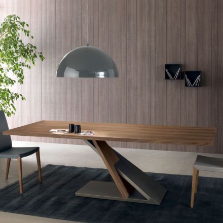 Designový jídelní stůl s kovovou deskou v ořechu Canaletto - dřevo Zorato Viadurini