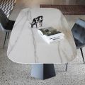 Eliptický jídelní stůl z oceli a leštěné keramiky - Gelsino
