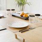 Moderní jídelní stůl z jasanového dřeva s černými nebo zlatými detaily - Andria Viadurini