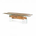 Dolphin Designer dřevěným stolem a Benátky benátského skla