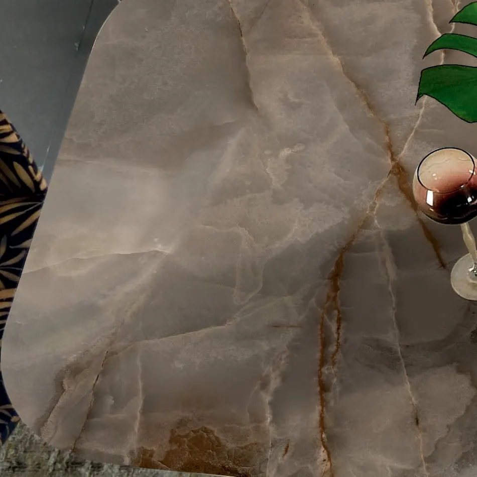 Pevný stůl s deskou ve tvaru sudu z keramiky Made in Italy - Settimmio Viadurini