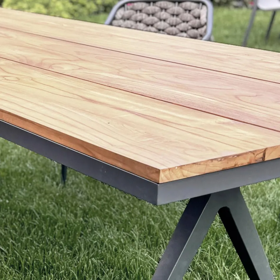 Pevný venkovní stůl 220x100 cm z hliníku a masivního teaku - Nara Viadurini