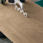 Pevný stůl z dubové dýhy a lakované kovové podnože - Milo Viadurini