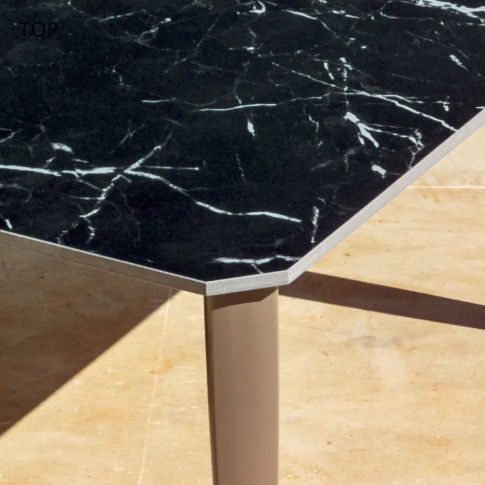 Zahradní jídelní stůl z hliníku a Hpl nebo Gres, různé povrchové úpravy - Filomena Viadurini