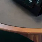 Kulatý stůl s masivním dřevem horní přírodního ořech, Charles Viadurini