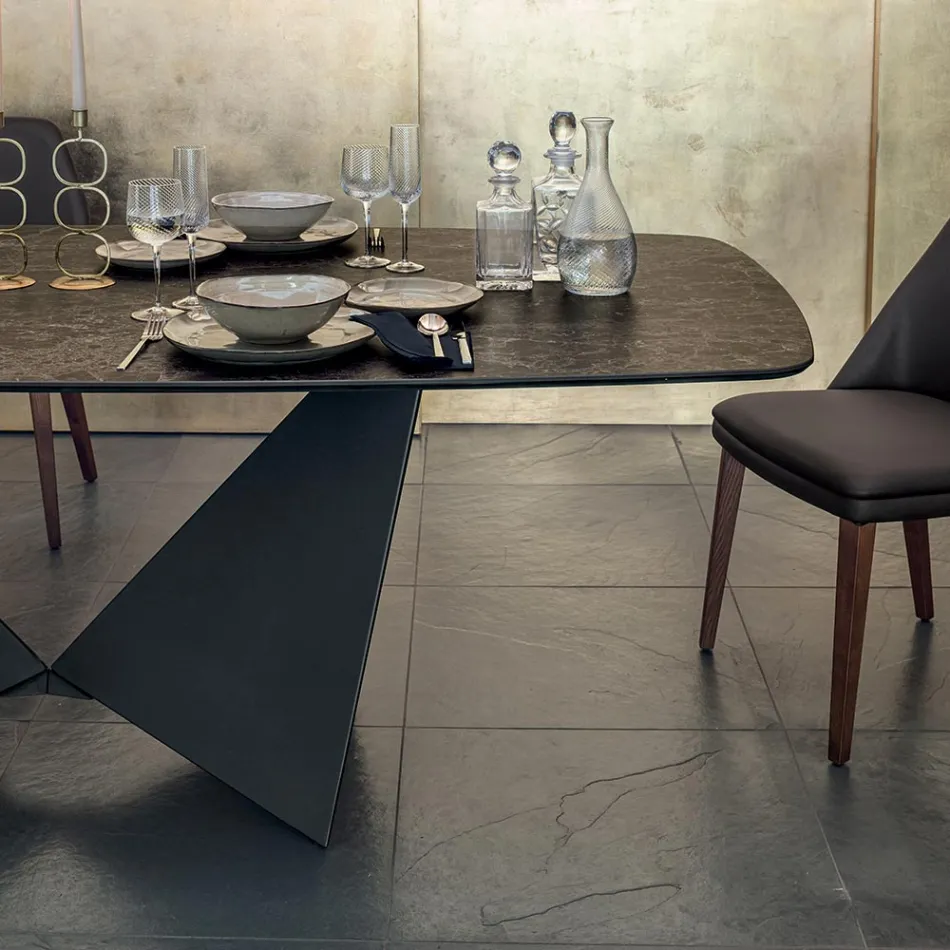Jídelní deska stolu z matné keramiky a kovových nohou - Monacco Viadurini