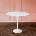 Kulatý stůl Tulipán Eero Saarinen z bílého tekutého laminátu H 73 Made in Italy - Scarlet