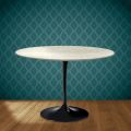 Eero Saarinen Tulip stůl H 74 kulatý v keramice Marmorio vyrobený v Itálii - Scarlet