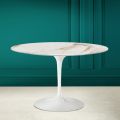 Kulatý stůl Tulip Saarinen H 73 v keramické Calacatta Antique White - Scarlet