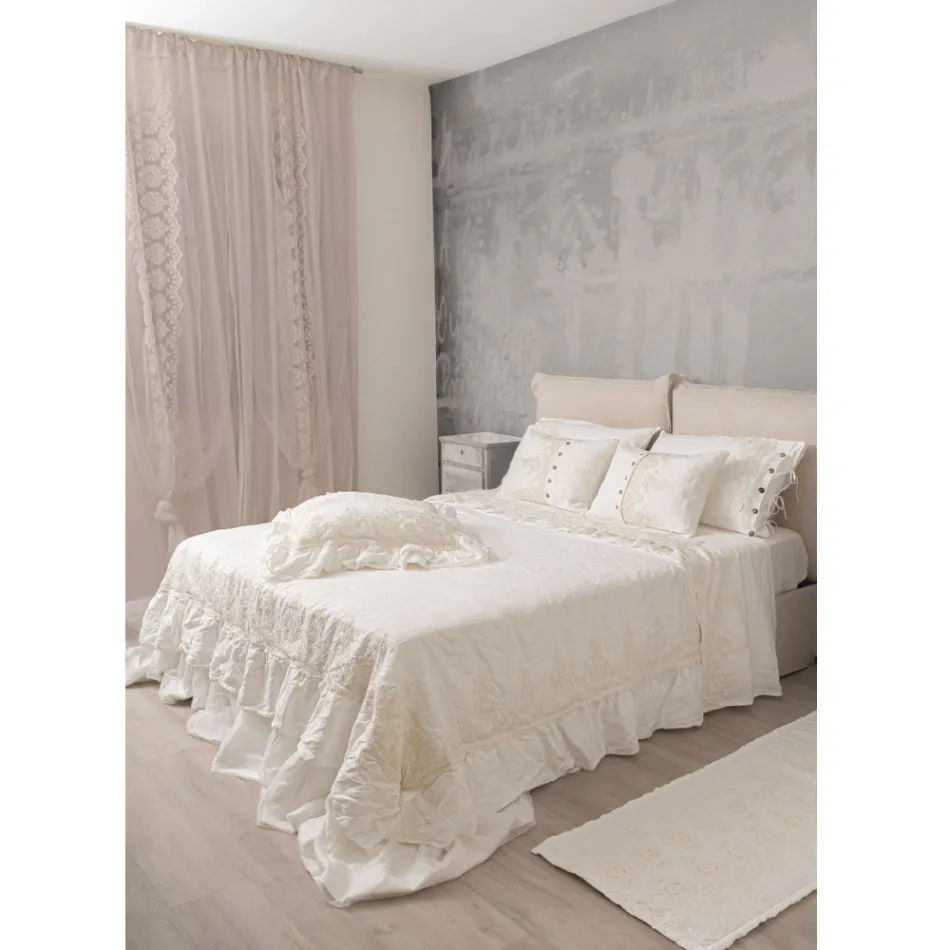 Lehký plátěný závěs s organzou a gotickou výšivkou v luxusním centru - Marinella Viadurini