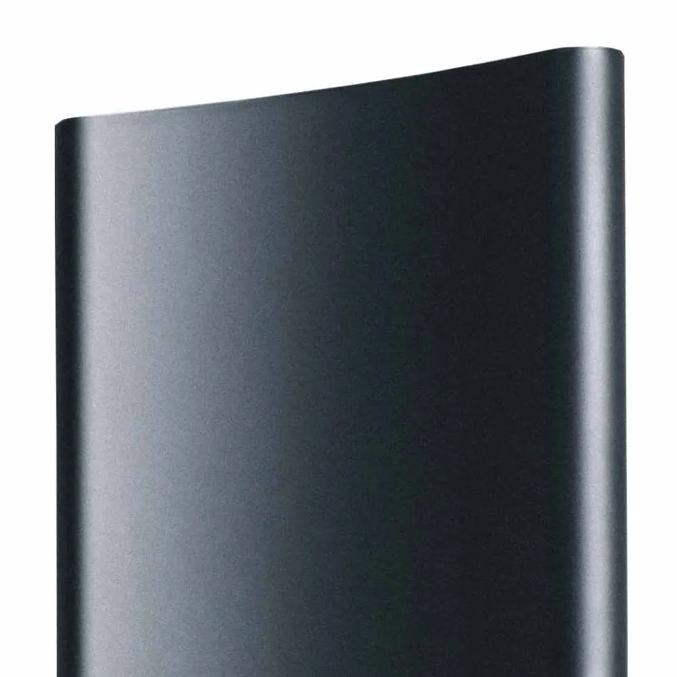 Vertikální hydraulický designový chladič z hliníku do 1061 W - ohnutý Viadurini