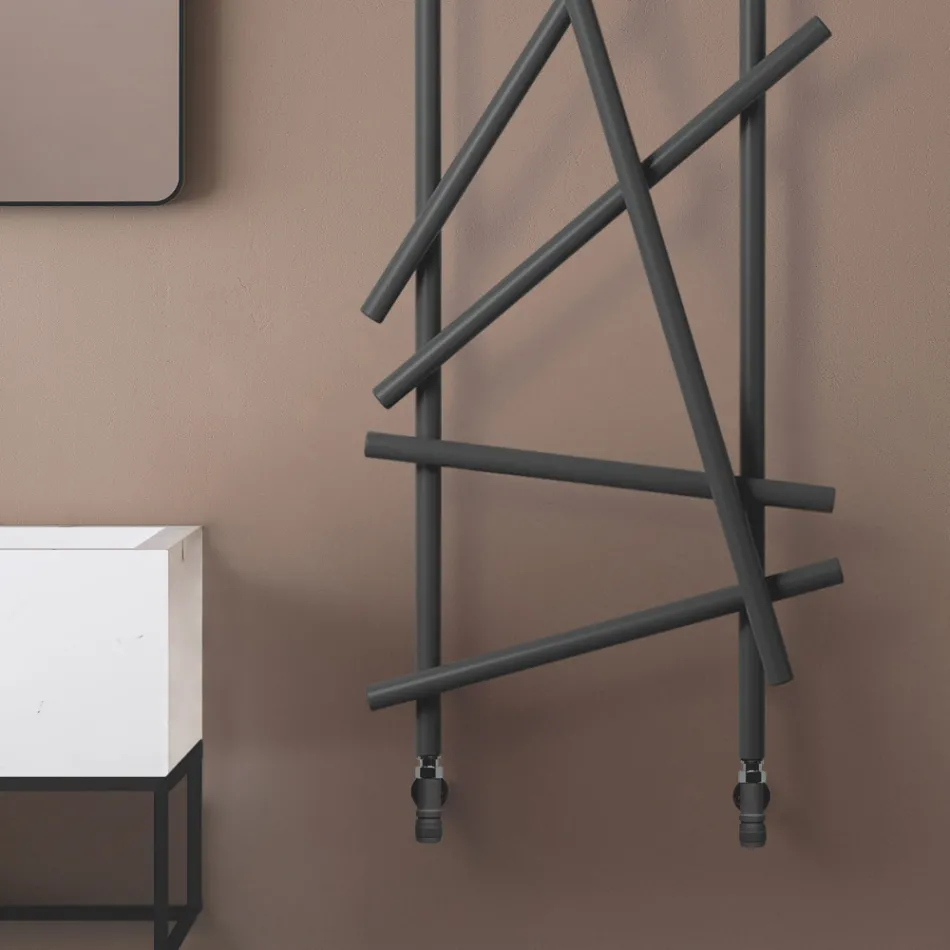 Ocelový hydraulický radiátor s trubkami s kulatým průřezem vyrobený v Itálii - náhodný Viadurini