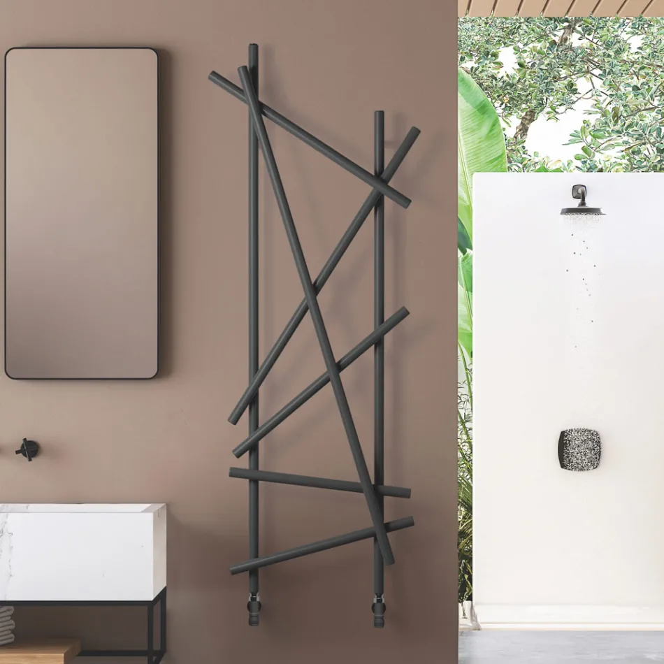 Ocelový hydraulický radiátor s trubkami s kulatým průřezem vyrobený v Itálii - náhodný Viadurini