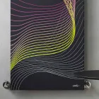 Moderní hydraulický nástěnný radiátor z oceli s dekorací 839 W - Kelvin Viadurini