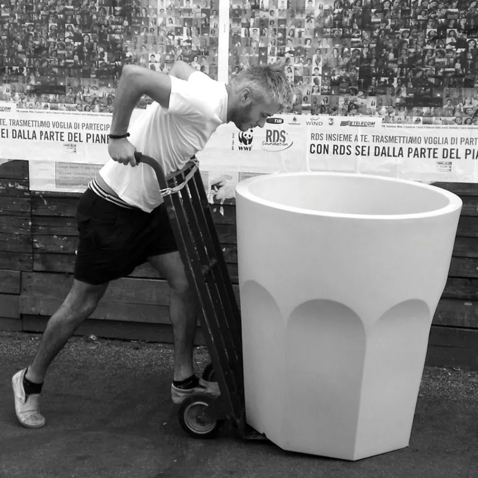 Vysoká dekorativní váza ve tvaru skla z polyetylenu Made in Italy - Pucca Viadurini