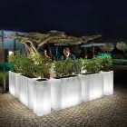 Světlý zahradní květináč z bílého polyetylenu Vyrobeno v Itálii - Crizia Viadurini