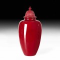 Červená lakovaná keramická váza s ručně vyráběnou italskou dekorací - Verio